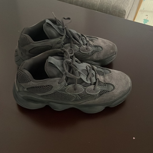 Yeezy 500 Black Size 9 1/2 - Picture 2 of 4
